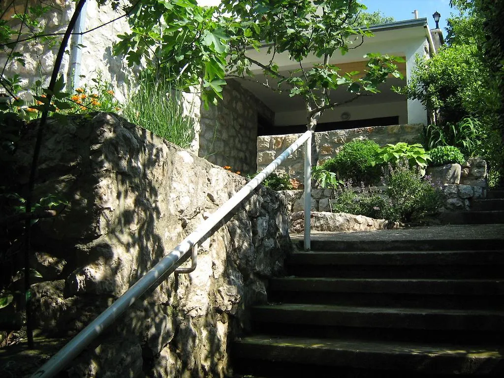 Guest House Mara Novi Vinodolski